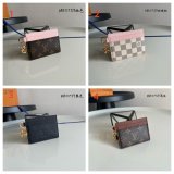 LV Charms Card Holder M82739