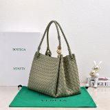 Top Bottega Veneta Intrecciato Parachute Large handbag 796571