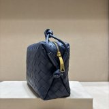 Bottega Veneta Loop Camera bag Small 22cm