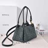 TOP Bottega Veneta Medium Parachute bag suede