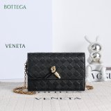 Bottega Veneta Andiamo Intrecciato Wallet on a Chain 844107