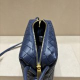 Bottega Veneta Loop Camera bag Small 22cm