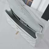 A01113 Classic Flap Small: Size Capacity Pros And Cons Explained