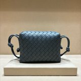 Bottega Veneta Loop Camera bag Small 22cm