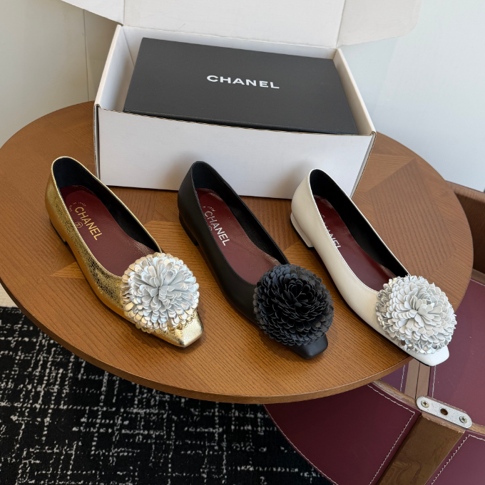 Best 1:1 CC Raffia Camellia Flats